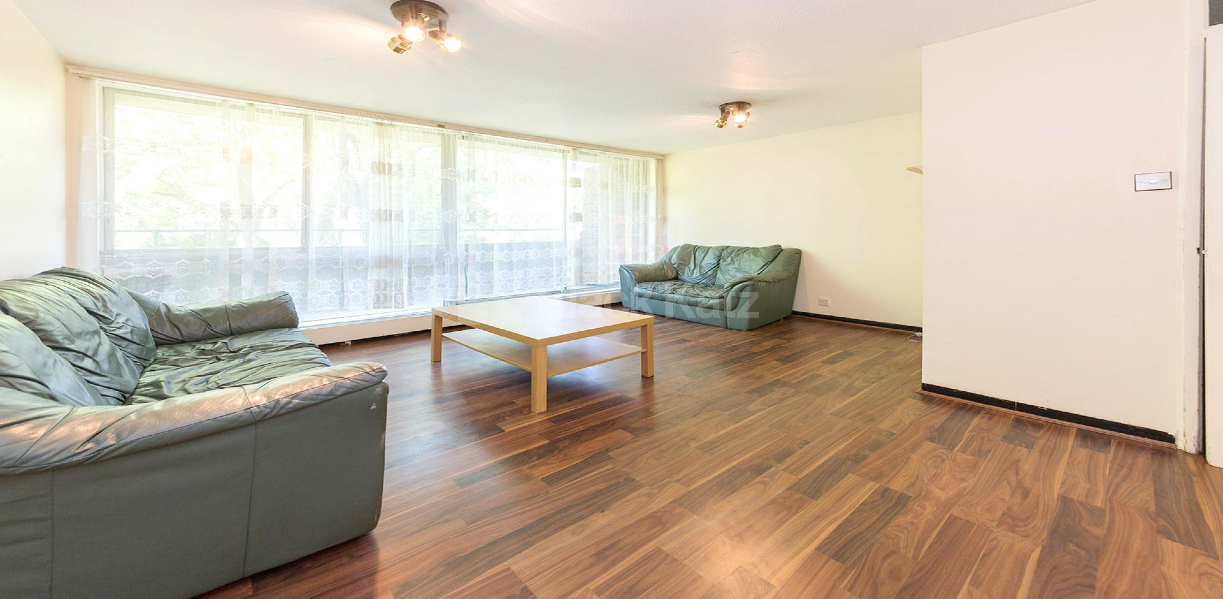 			NEW INSTRUCTION, 4 Bedroom, 1 bath, 1 reception Flat			 Testerton Walk, LATIMER ROAD W11